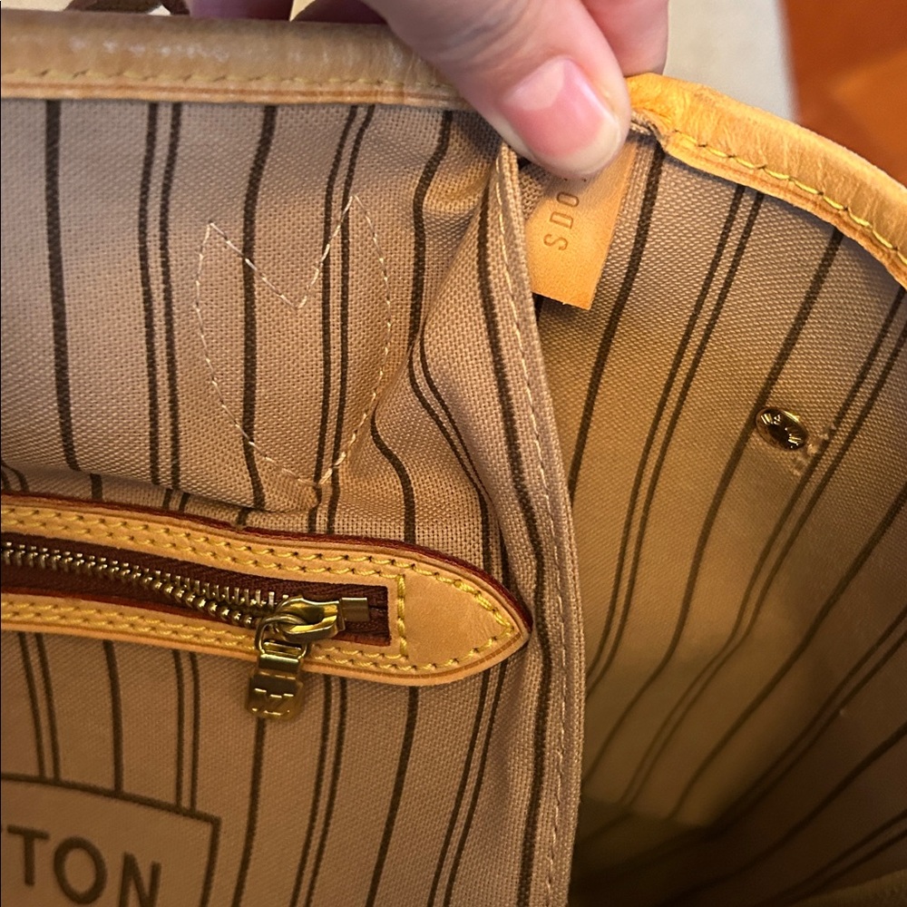 Louis Vuitton Neverfull Beige Monogram MM shoulder bag - Picture 12 of 16